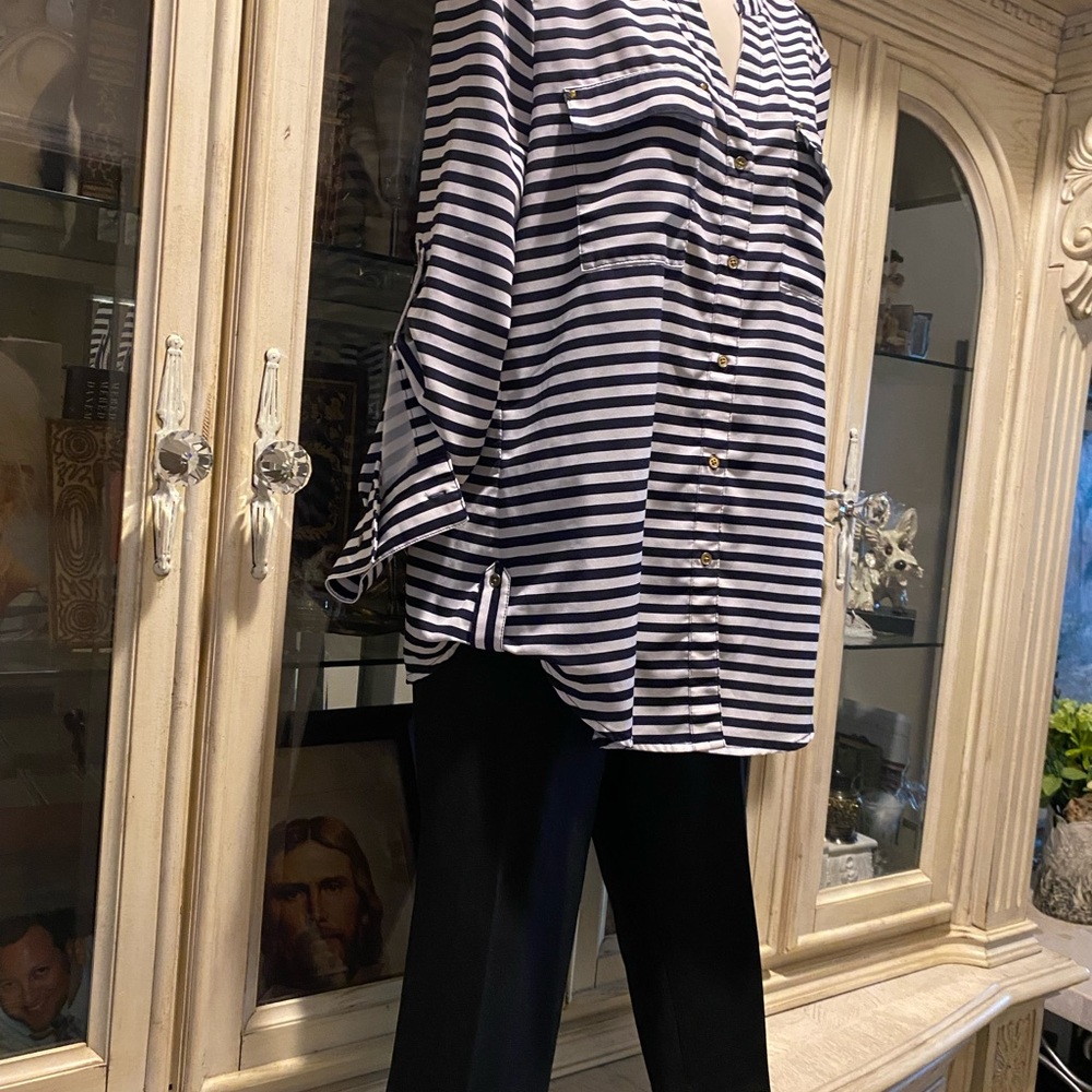PREMISE STUDIO woman’s black &. white striped button down shirt, size M